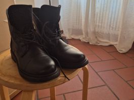 Black lace boots 40