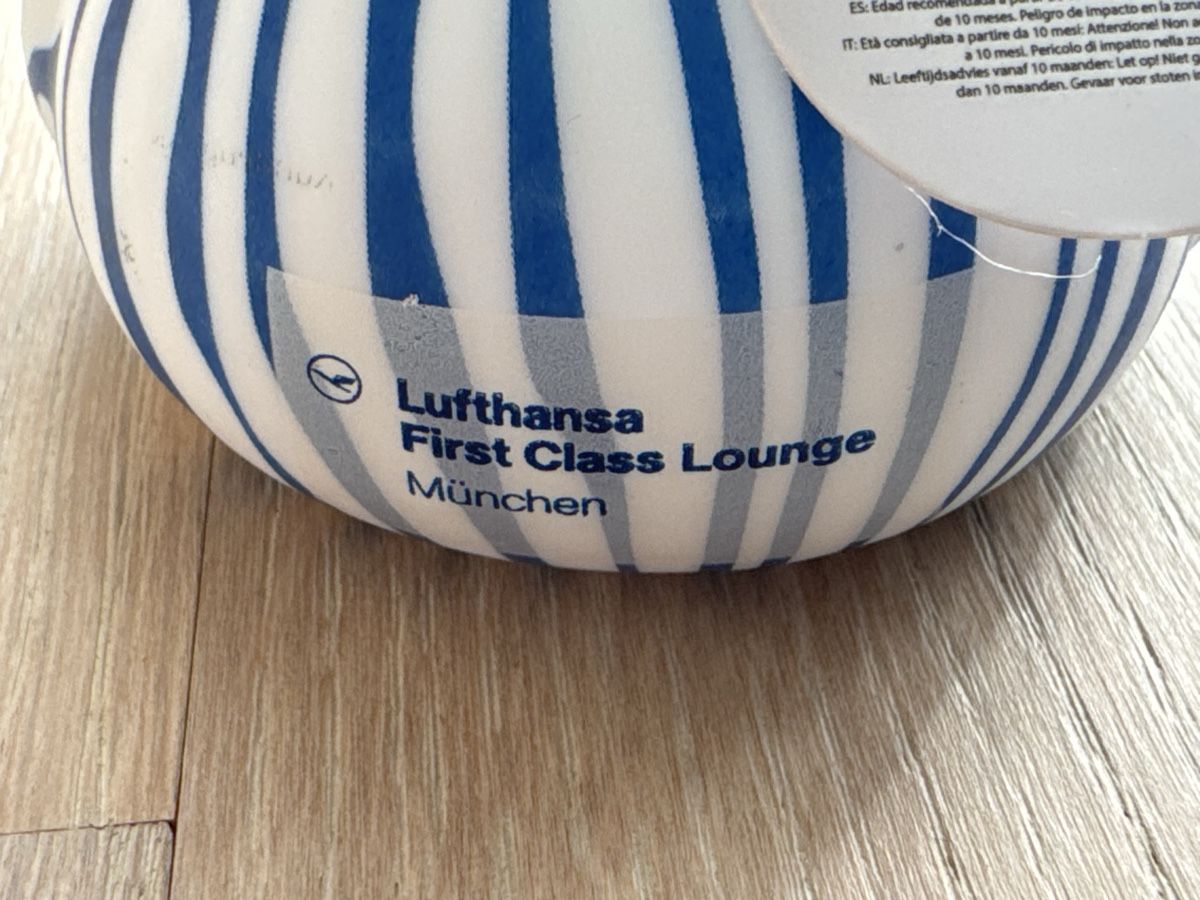 Giocattoli: Badeente aus der Lufthansa First Class Lounge in München  – Nuovo e nell'imballaggio originale da Birmensdorf ZH venduto da Orion999 1