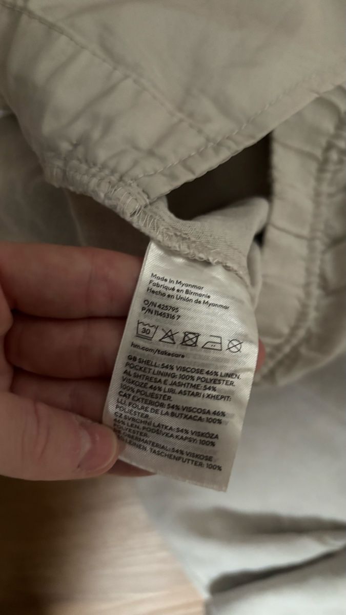 Hosen: Leinenhosen beige – Gebraucht aus Roggwil BE von R.. 1