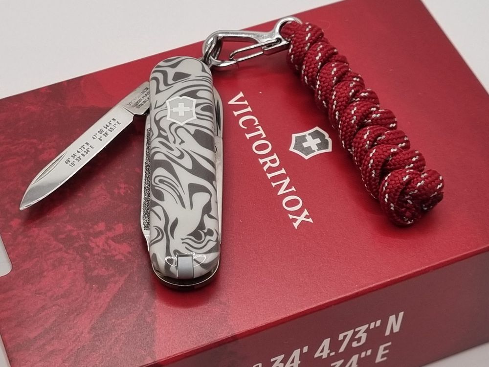 🎄✨Victorinox Classic SD Solemate - Limited Edition 2022