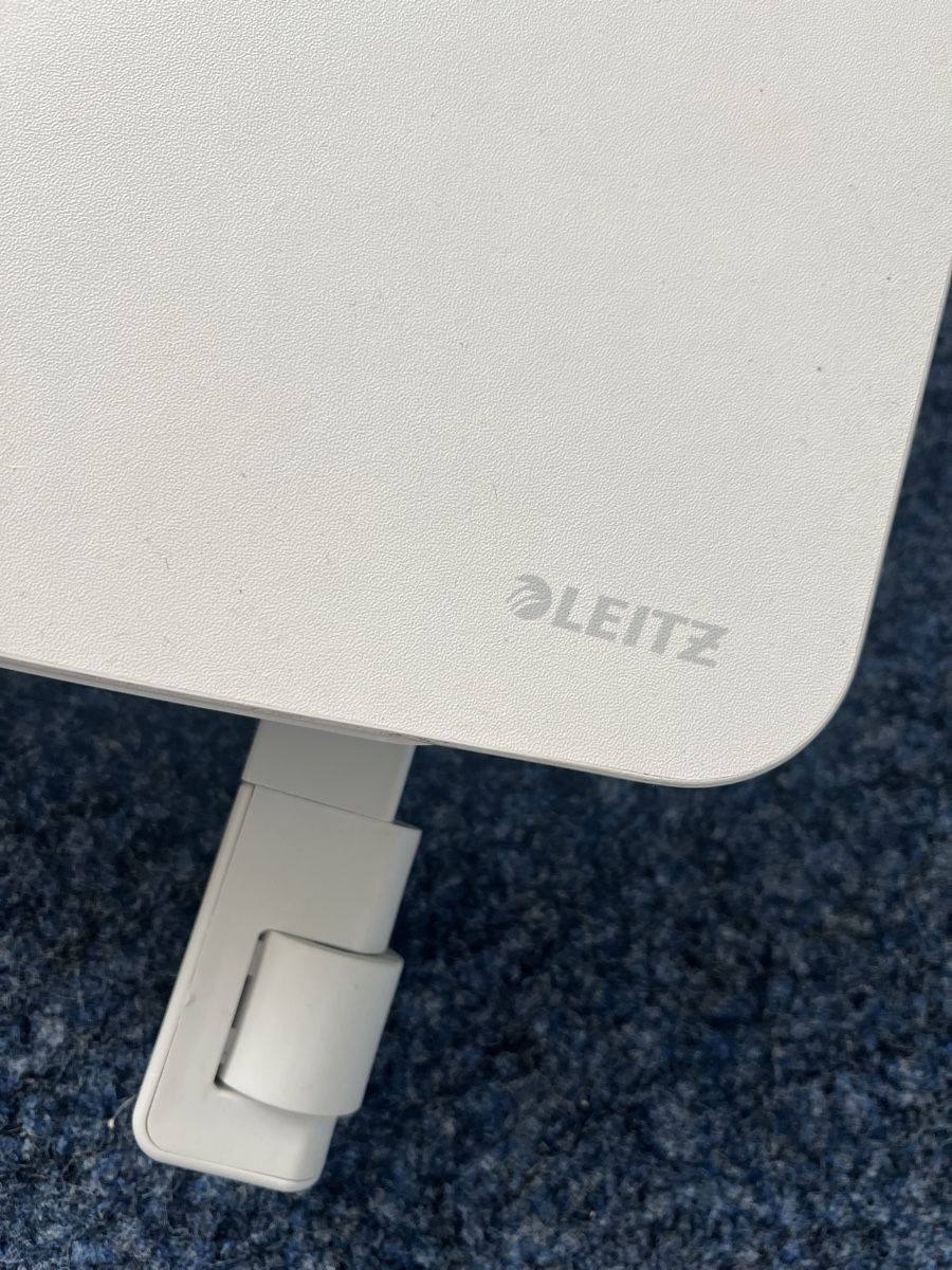 Scrivanie: Leitz Laptoptisch Weiss, höhenverstellbar – Usato da Egg b. Zürich venduto da ZeroWaste 6