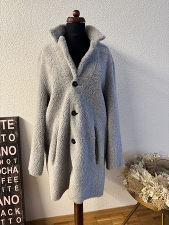Closed Lammfell Bubble Pori Mantel, S