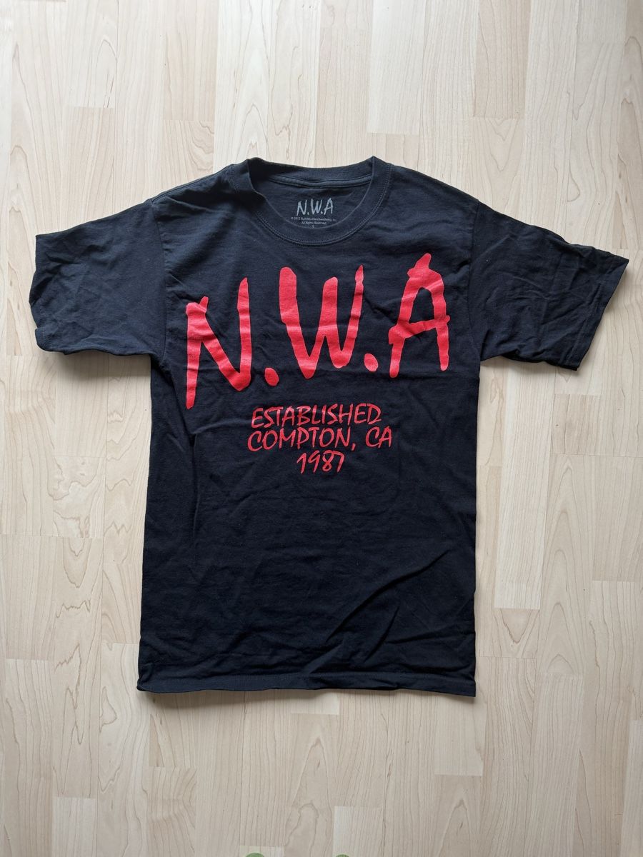 T-shirt: T-Shirt von N.W.A. – Usato da Embrach venduto da JoeMeltingJelly