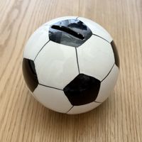 Fussball Spardose Keramik - ideales Geschenk für Kinder!