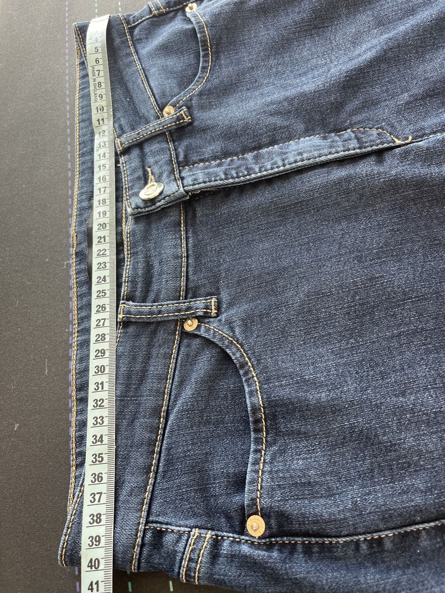 Cambio Pantaloni: Cambio Piera – Usato da St-Sulpice VD venduto da Twin5 4