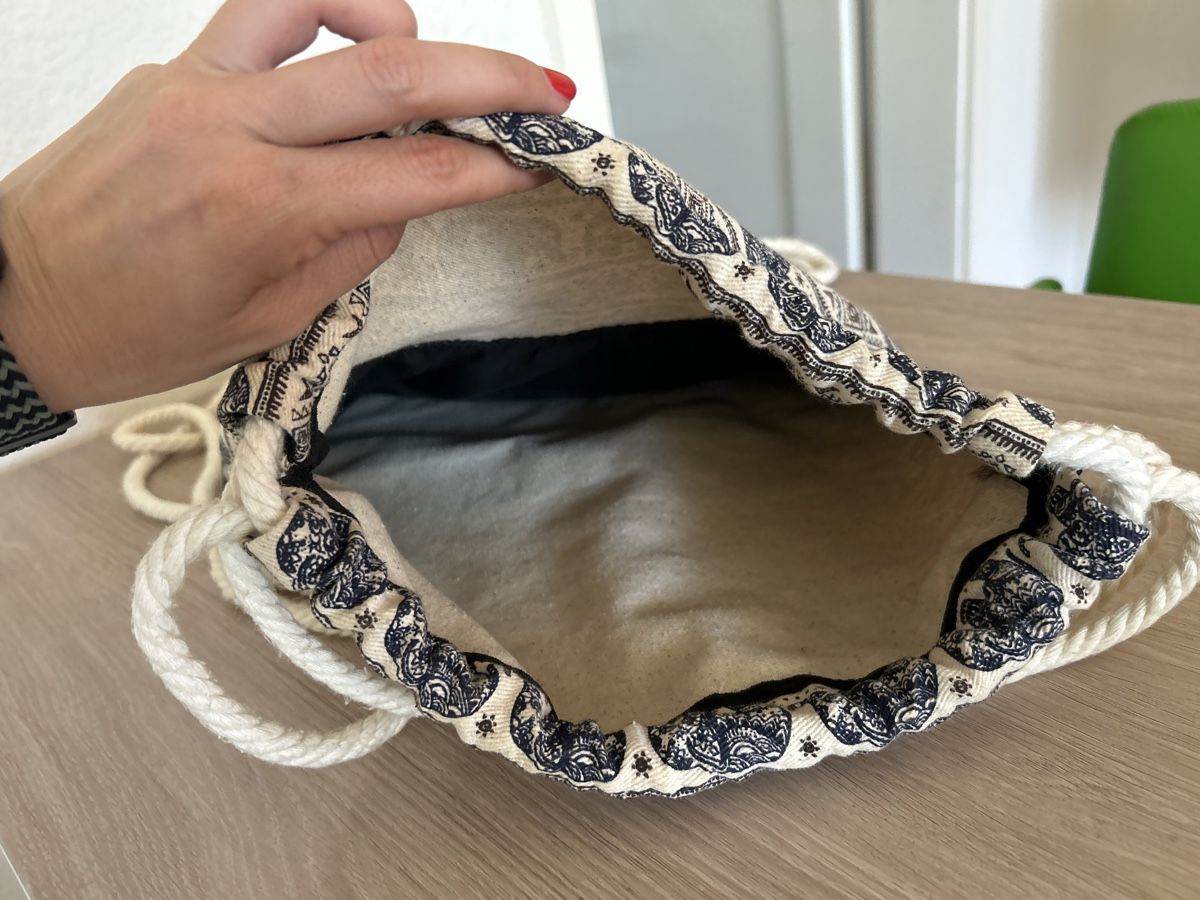 Zaini: Turnbeutel / Rucksack mit Elefanten Muster – Usato da St. Gallen venduto da MoMaMu12 2