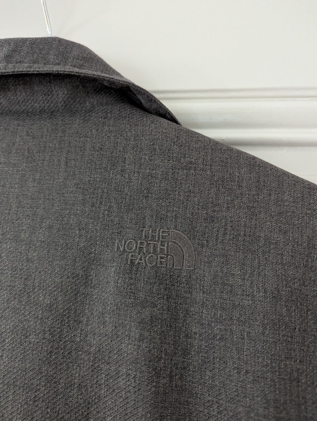 North Face Cappotti: manteau gris The North face L – Usato da Montreux venduto da dem_gyt9 1
