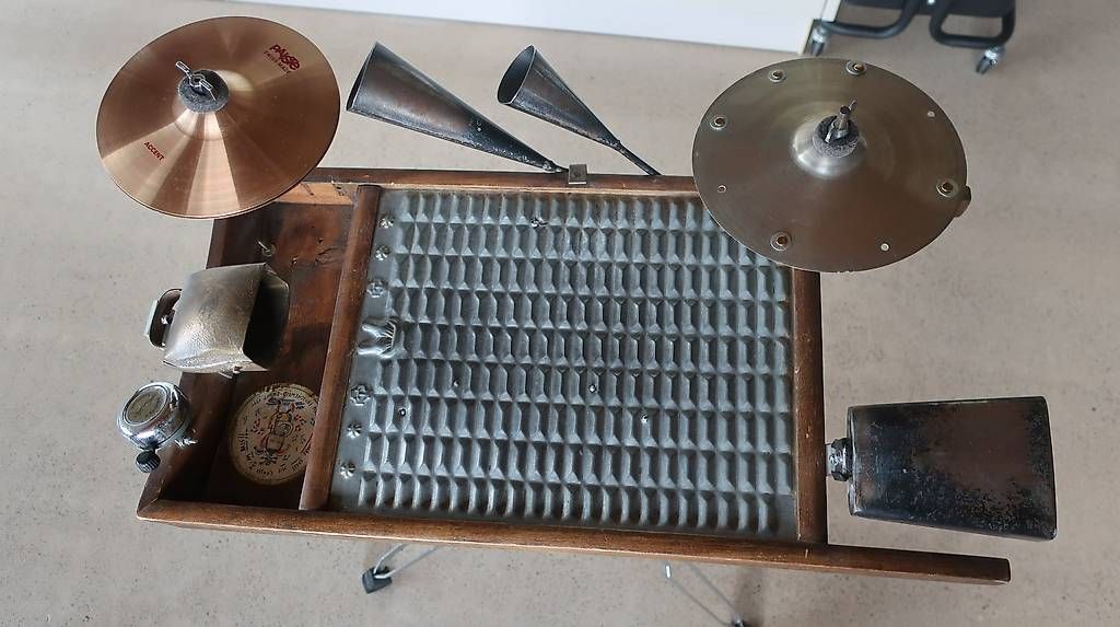 Vintage Strumenti musicali: Waschbrett inkl. Ständer und Handschuhe – Usato da Hauenstein venduto da Penta1