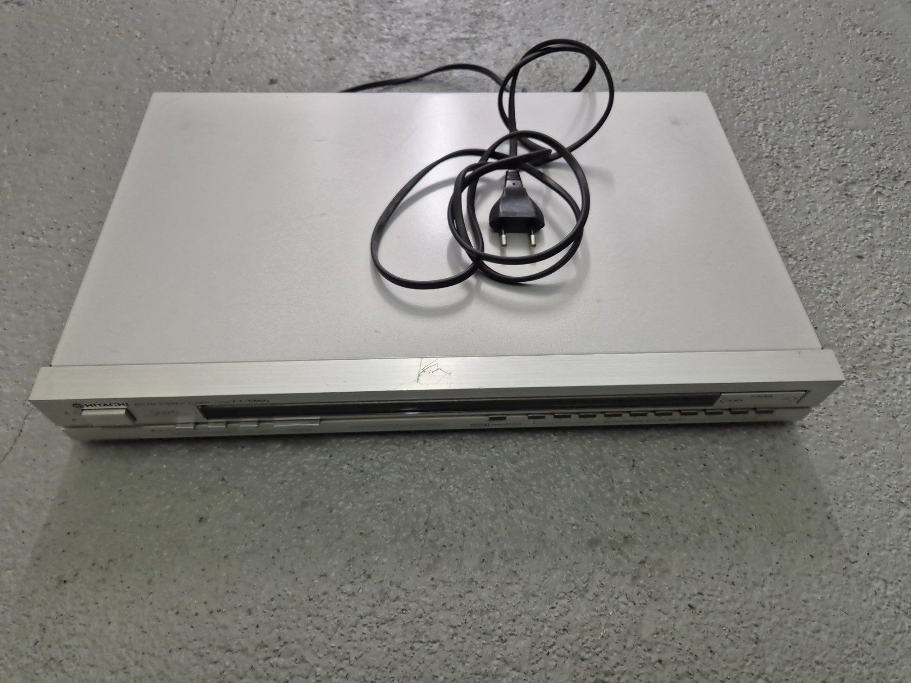 Hitachi Récepteurs: Hitachi FT-5500 AM-FM Stereo Tuner – D'occasion à Domat Ems par tchnesa