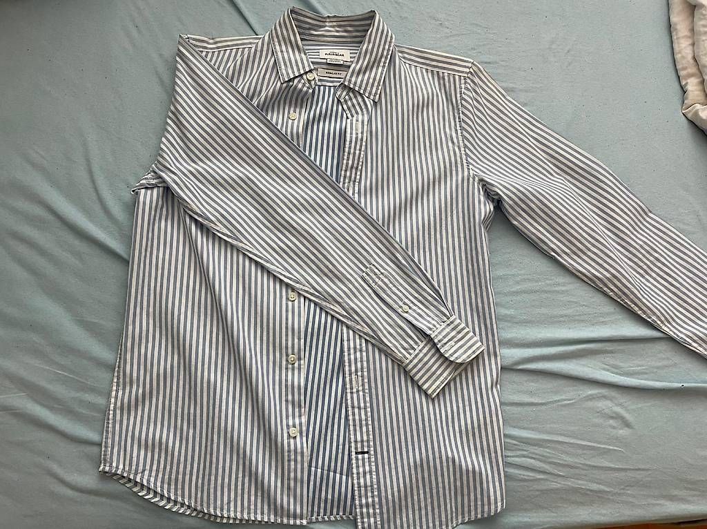 Pull&Bear Chemises: Pull&Bear Herrenhemd gestreift Gr. 36/M blau/weiss – Neuf (Voir description) à Oftringen par Kad.Ha