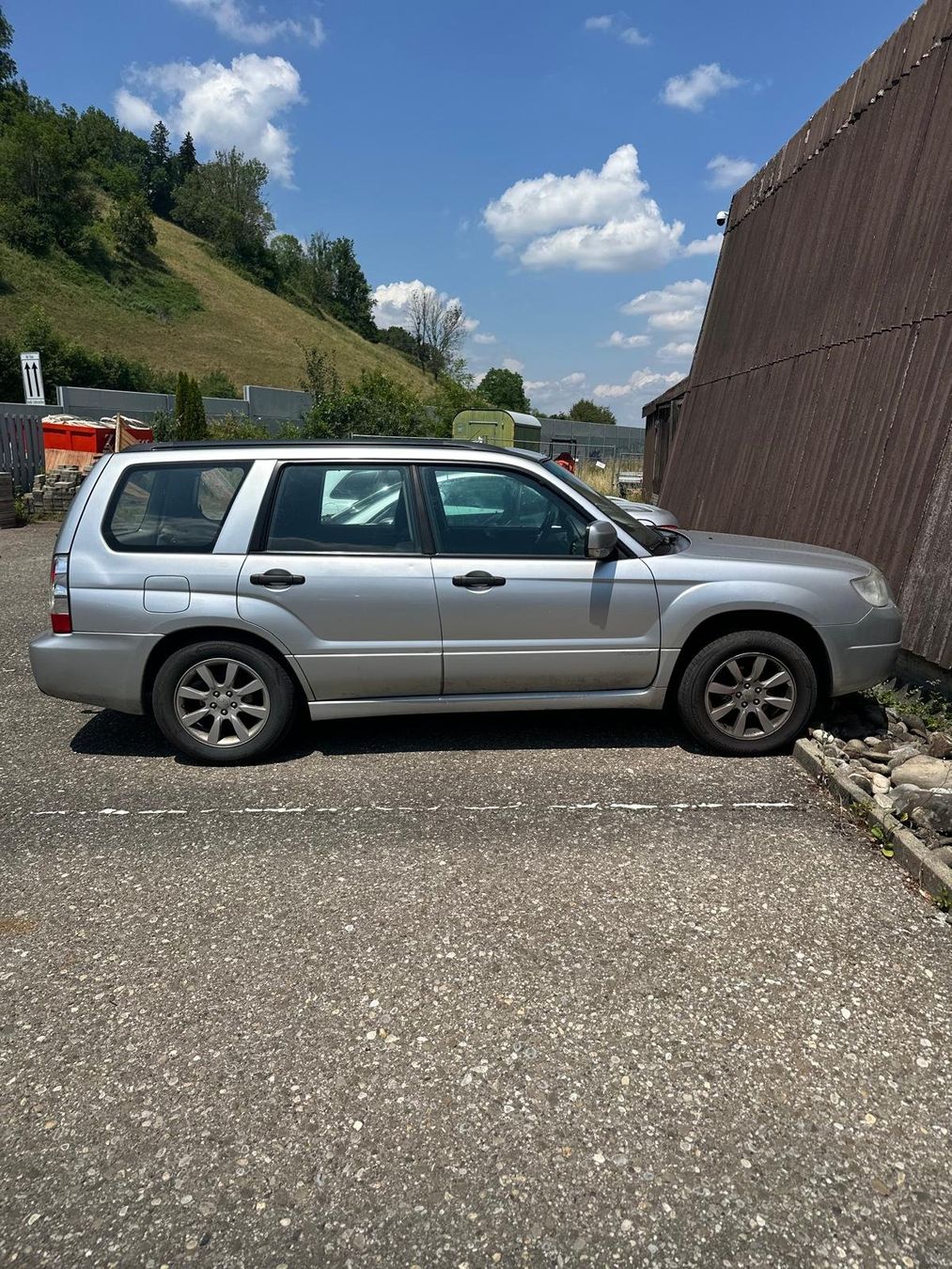 Subaru Automobili: Subaru Forester 4x4 Silber Gebrauchtwagen – Usato da kehrsatz venduto da AutocenterKehrsatz 4