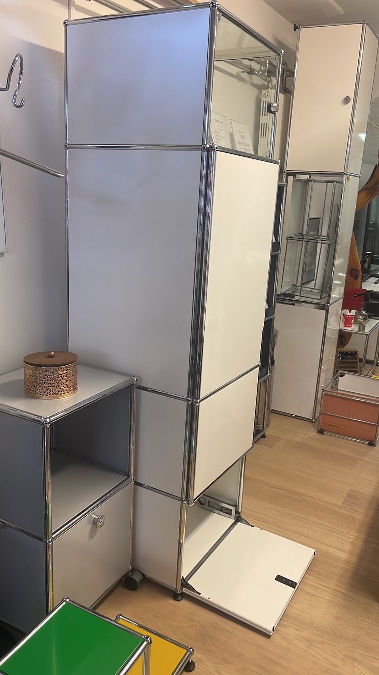 Garderobe: Praxis Vitrine oder Garderobe weiss Lieferung gratis – Gebraucht aus Thun von Thuno6 4