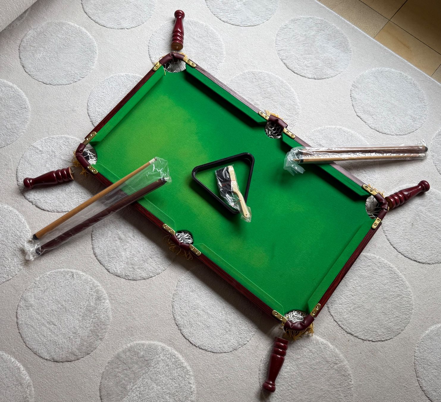 Tables de billard: Mini Billardtisch komplett mit Zubehör – D'occasion à Wohlen AG par homecollectivech