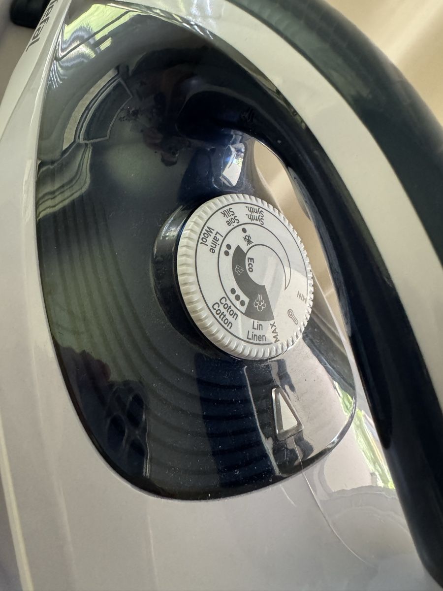 Tefal Ferri da stiro: Tefal Express Essential Dampfbügelstation – Usato da Wallisellen venduto da Buy.me.one.more.time 4