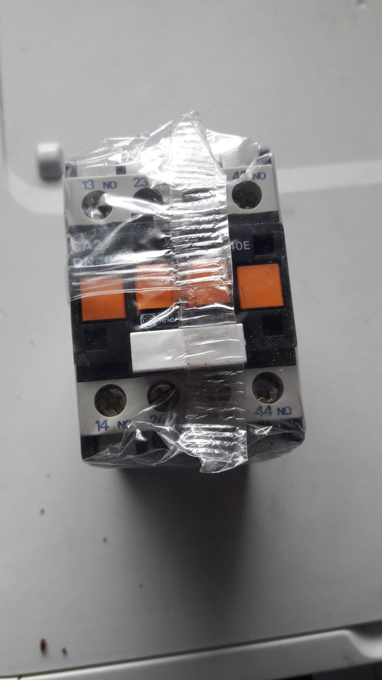 Schneider Componenti elettronici: Hilfsschütz ca2 dn40p7 40e – Nuovo e nell'imballaggio originale da Laufen venduto da Mann455