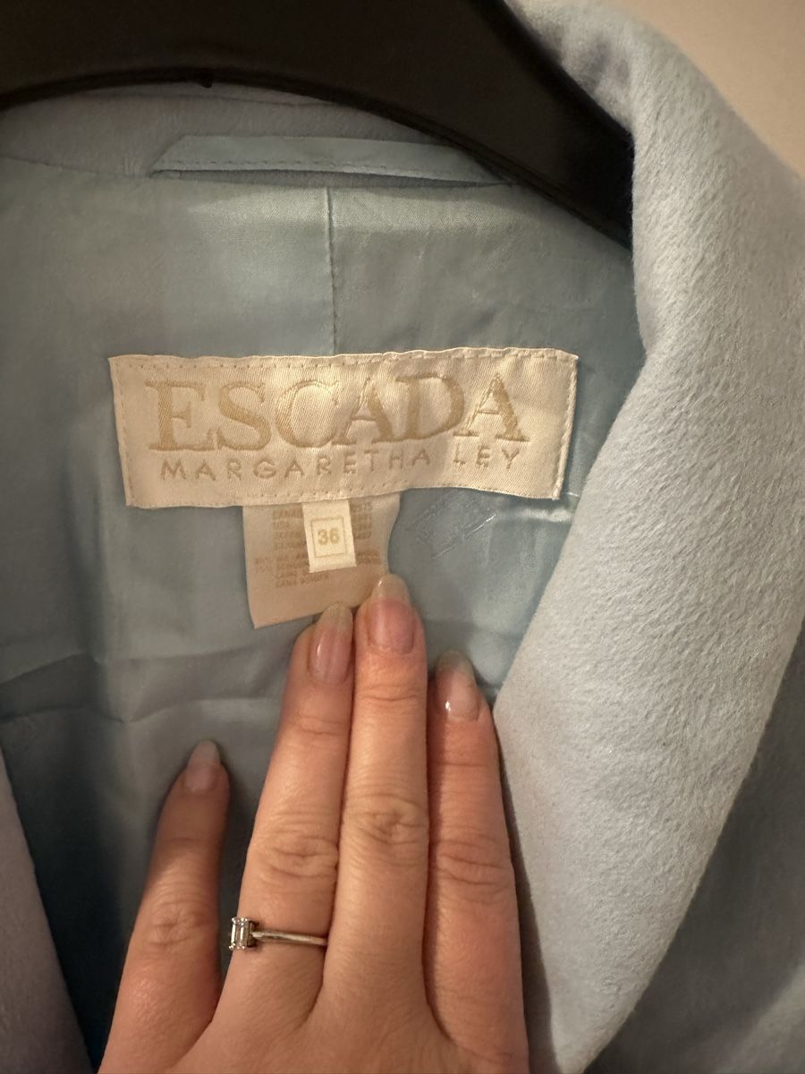 Escada Completi & Tailleur: Escada Blazer, hellblau, Gr. 36 – Usato da Zürich venduto da millaiana 1