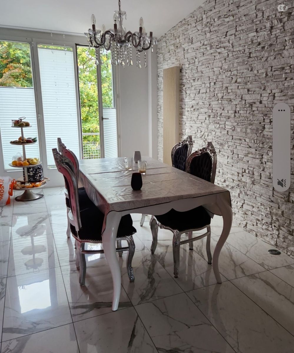 Tavoli: Eleganter Esstisch – Usato da Seuzach venduto da ana_7xjl