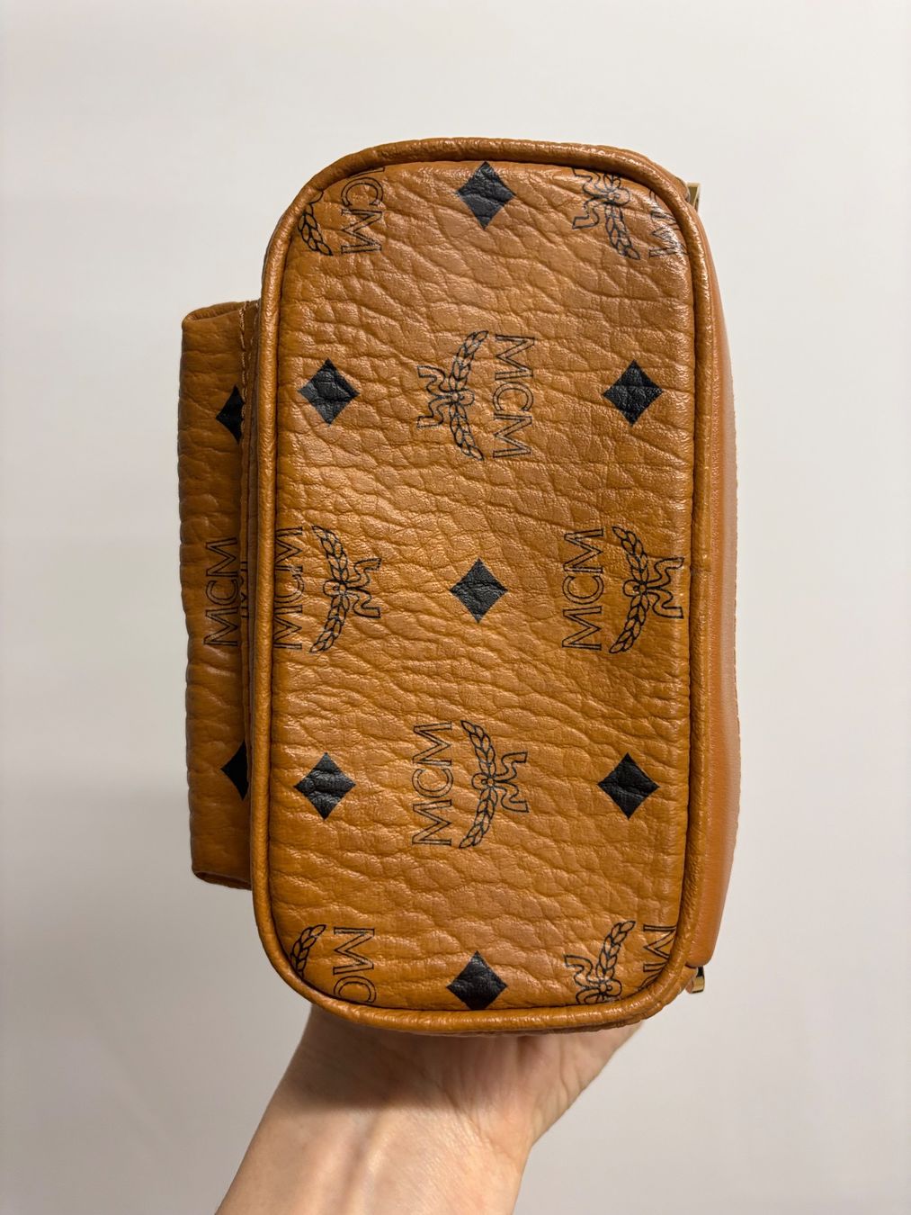Mcm Borse da donna: MCM X-Mini Stark Bebe Boo Side Studs Rucksack in Cognac – Nuovo (secondo la descrizione) da Regensdorf venduto da secondchancefashion 5