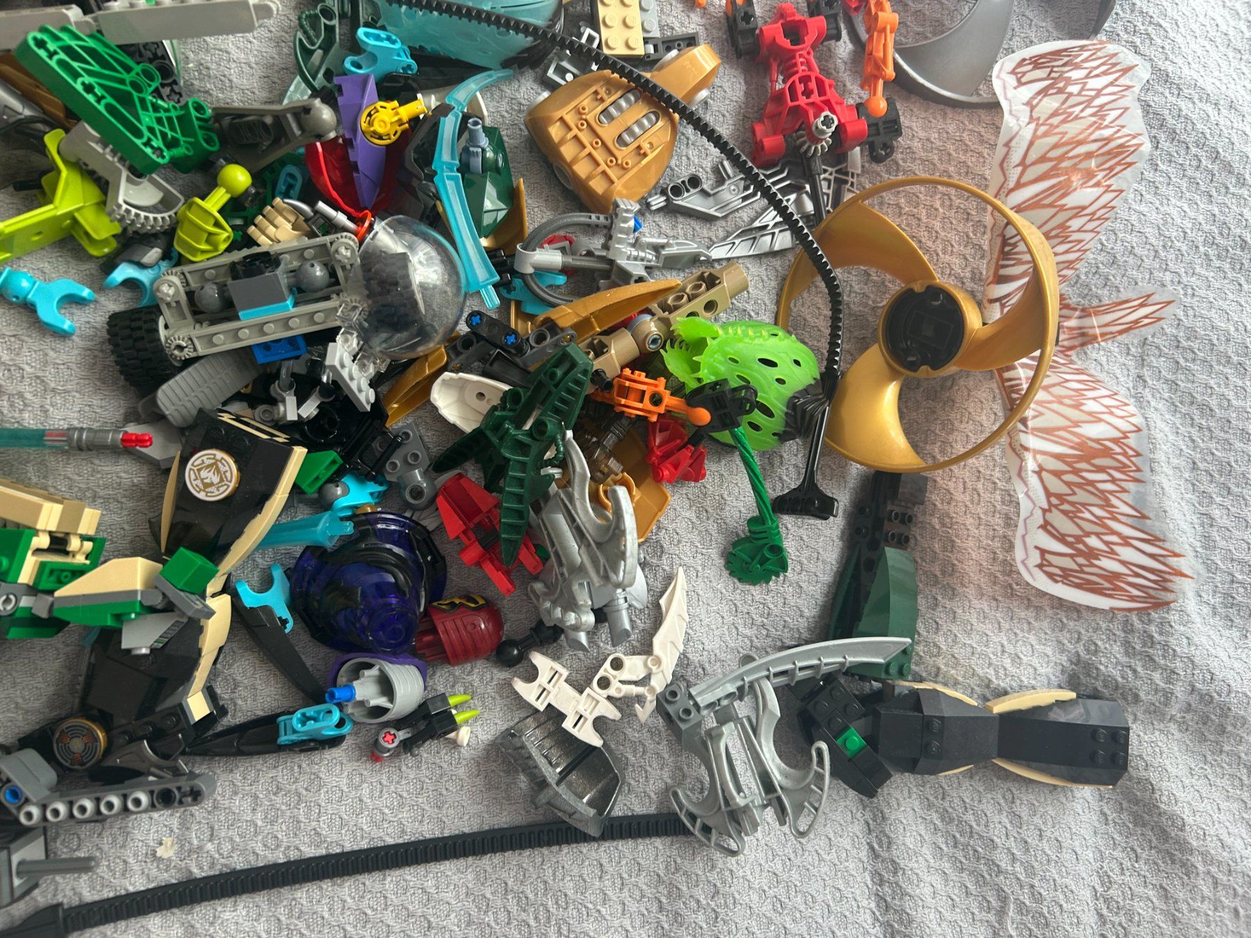 Lego Giocattoli: 900 Gramm Lego Bionicle Teile – Usato da Volketswil venduto da Daniel68ernst 3