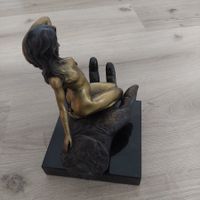 Bronze-Skulptur Erotik auf Marmorsockel mit Signatur