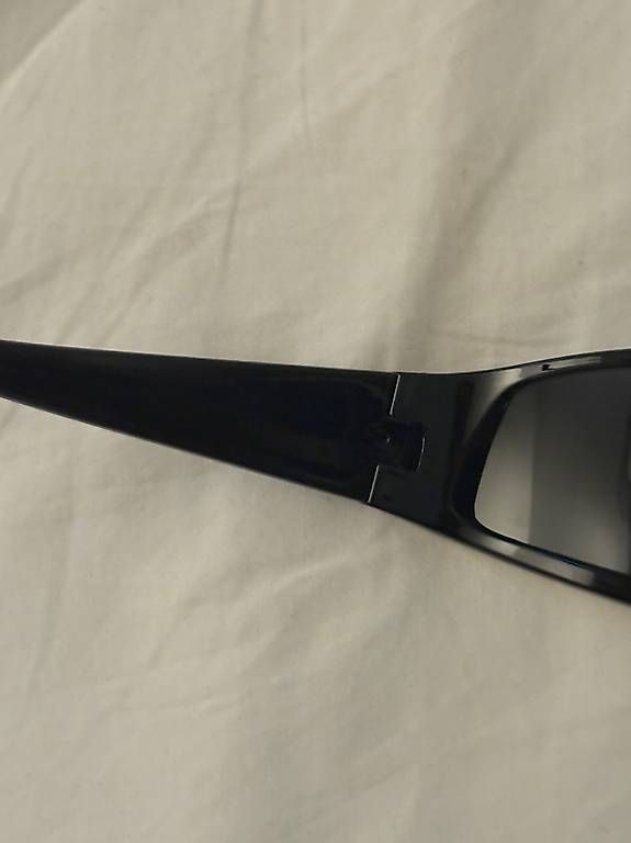 Occhiali & Lenti: Schwarze Sonnenbrille  Y2K Style – Usato da Winterthur venduto da hndrxxoxo 2