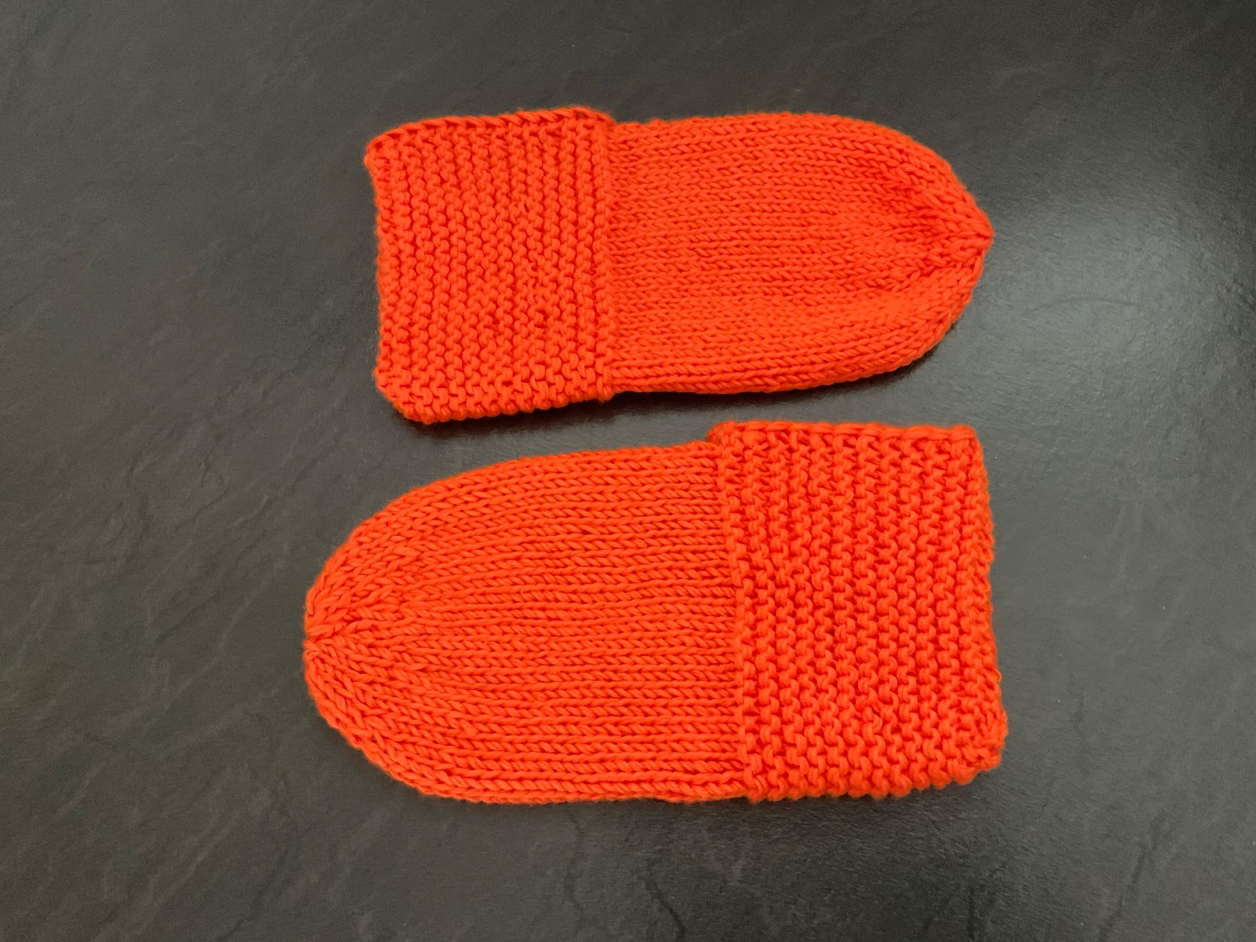 Calze: Handgestrickte Bettsocken -  Gr. 37/38 -doppeltes Garn – Nuovo (secondo la descrizione) da Wetzikon ZH venduto da FeeF