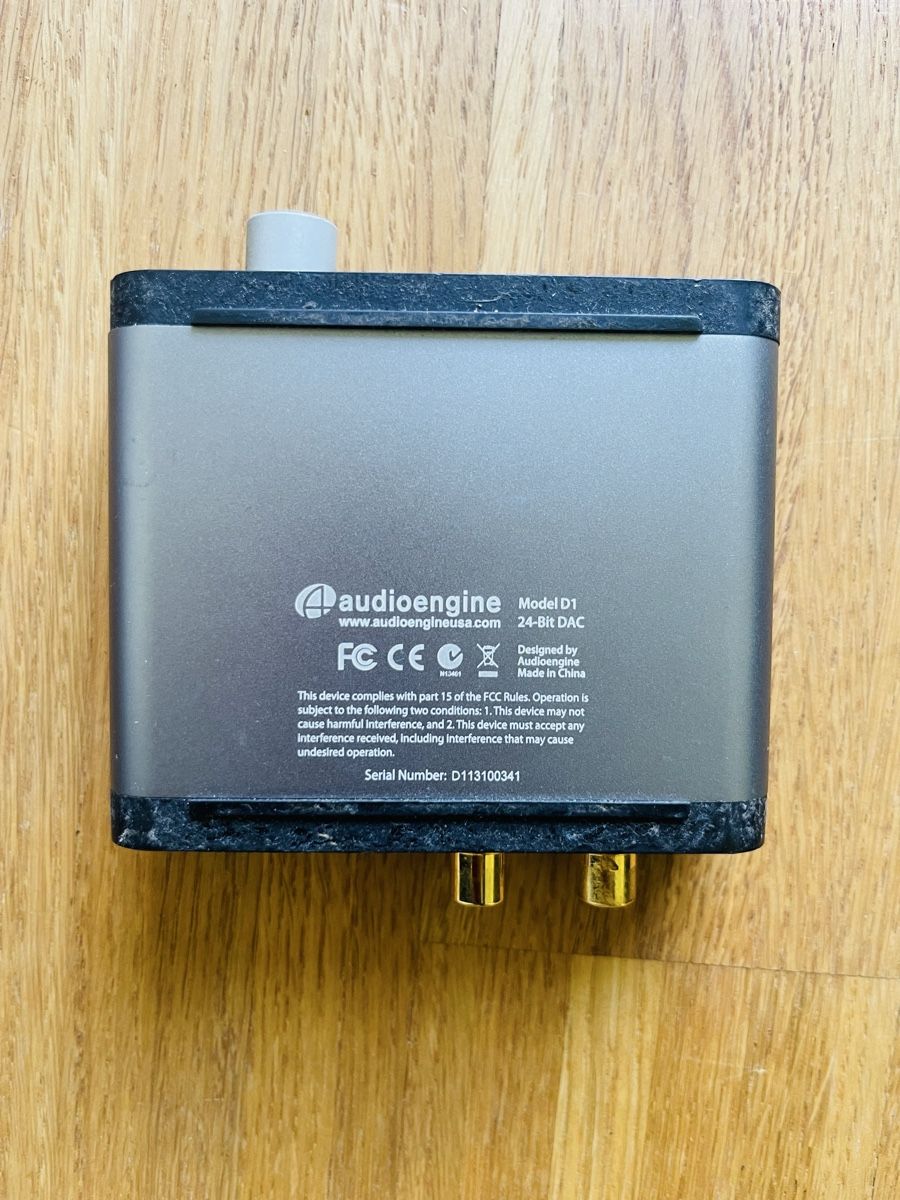 Convertitori: Convertisseur Audio Numérique vers Analogique – Usato da Zürich venduto da Ndzinga 2