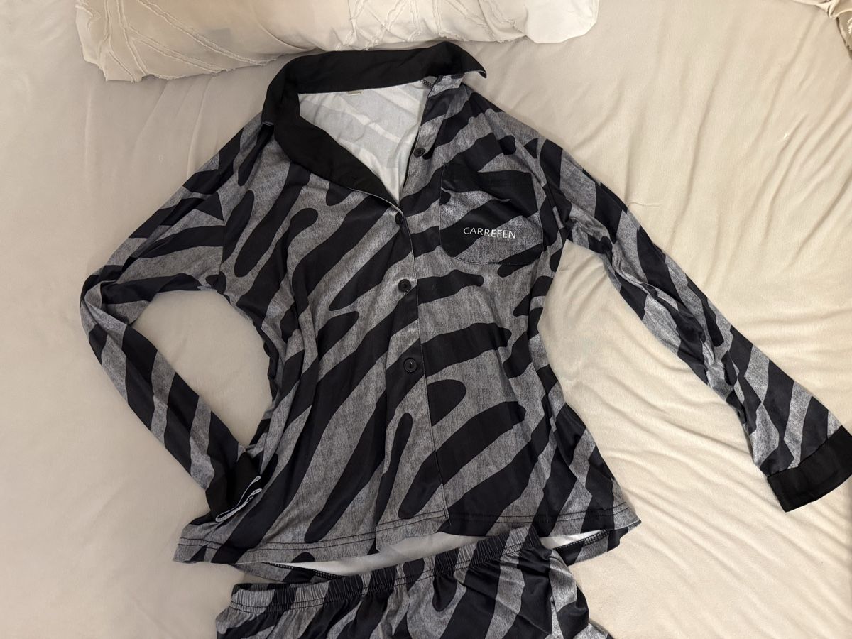 Negligees & Pigiami: Kuscheliger Zebra-Pyjama, Grösse M – Nuovo (secondo la descrizione) da Oberhofen Thun'see venduto da ClaudiaKelesh 1