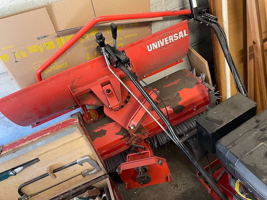 Sgombero neve: Schneeräume Maschine UNIVERSAL – Usato da Bern venduto da Ricardolino 2