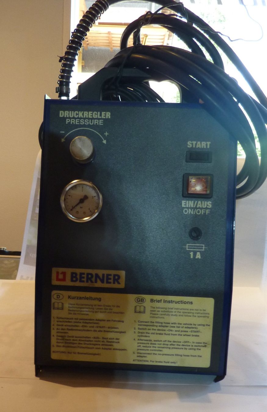 Berner Tous les outils: Berner Bremsentlüftungsgerät – D'occasion à Niederscherli par Zahnd1 1