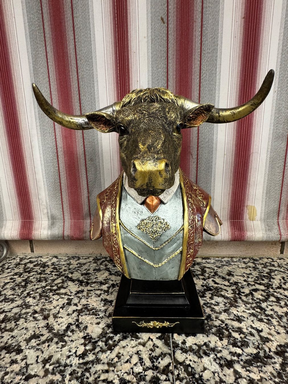 Toutes les décorations: Tolle  Stierkopf-Figur – D'occasion à Winterthur par sportdisco2 1