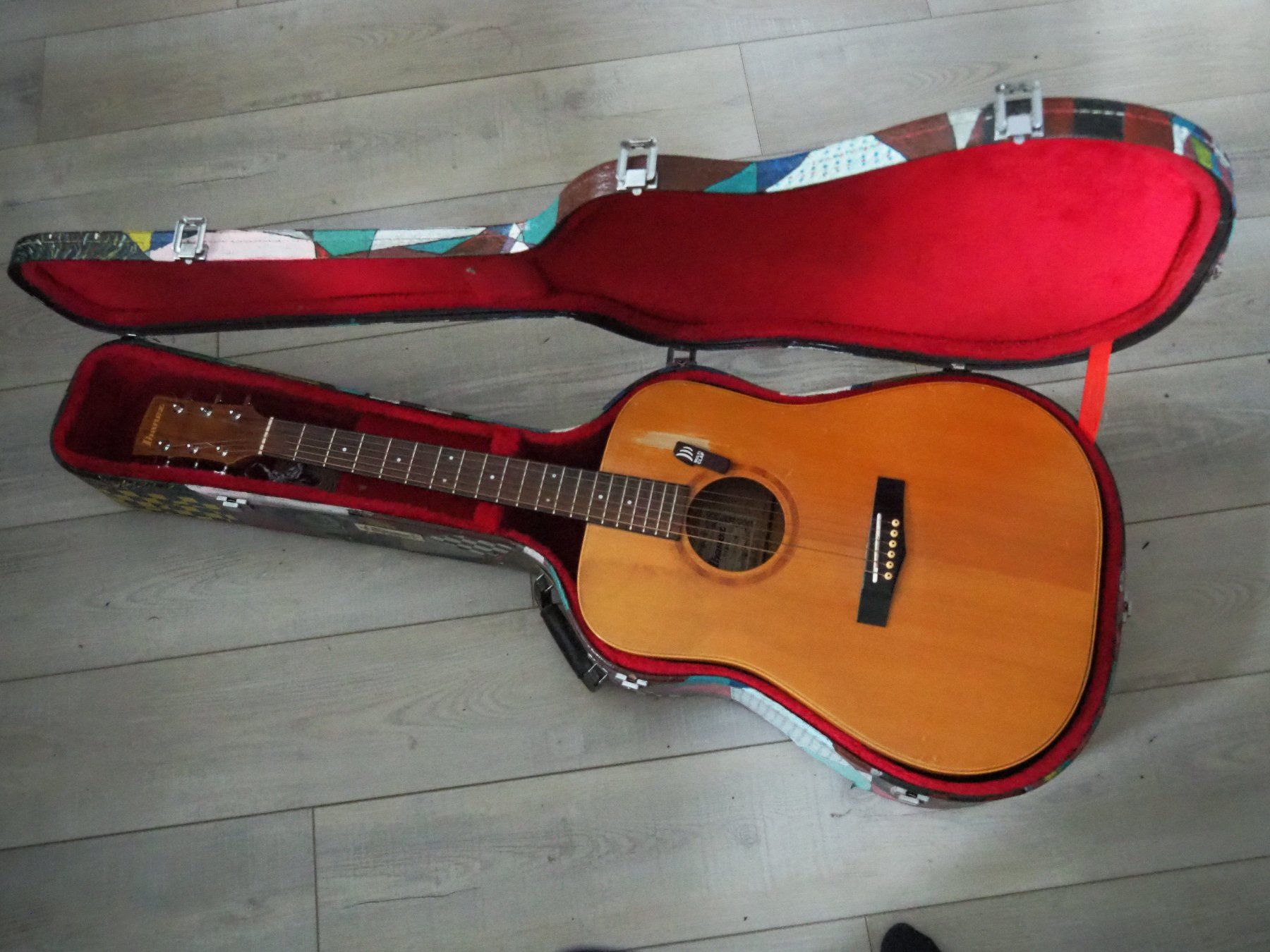 Strumenti musicali: Western-Gitarre mit Koffer – Usato da Beinwil am See venduto da chguettinger 2