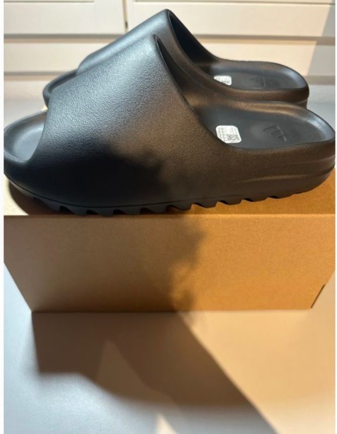 Adidas Scarpe da uomo: Adidas yeezy slide Onyx – Nuovo e nell'imballaggio originale da Freienbach venduto da mar_rvc6