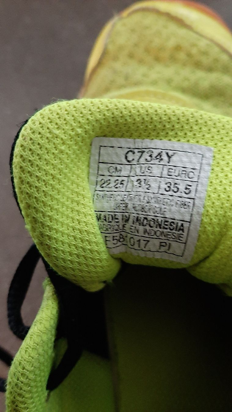 Asics Schuhe für Jungen: Asics Hallenschuhe Grösse 35.5 – Gebraucht aus Dübendorf von Luuuusmeitli12 4