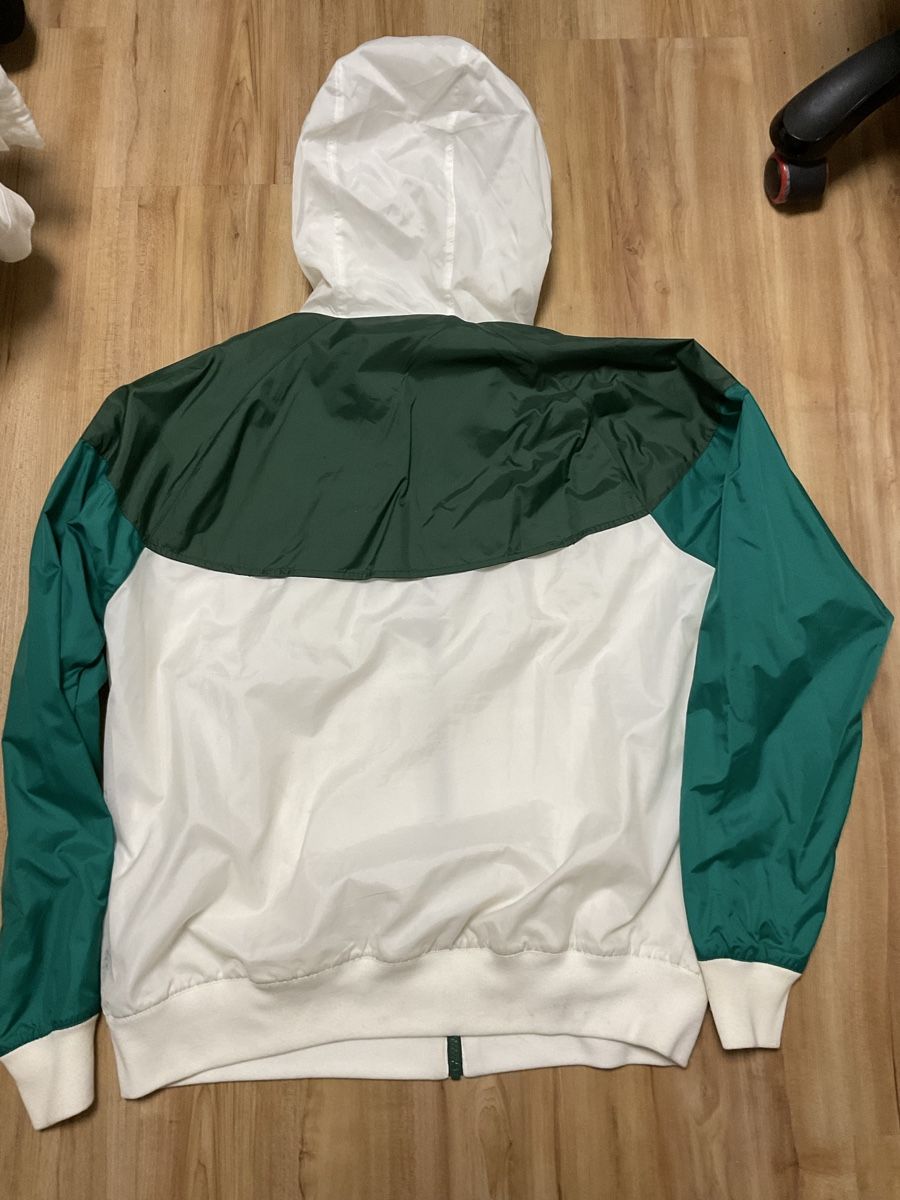 Nike Jacken: Nike Windrunner Jacke Weiss Grün Grösse M – Gebraucht aus Rorschach von daj_9gxt 1