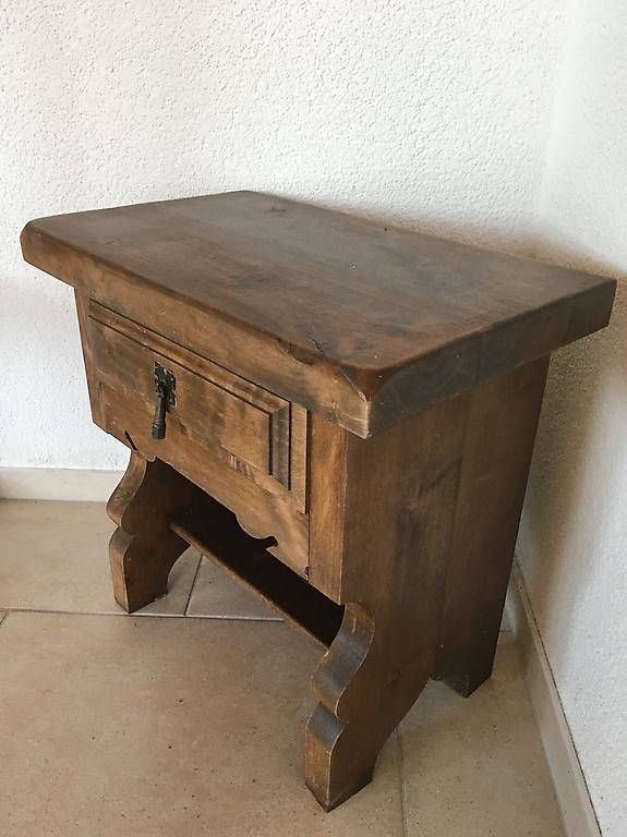 Comodini: Kleine Holzkommode / Nachttisch mit Schublade – Usato da Zürich venduto da BuenosAires03 1