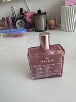 Nuxe Bodyöl mir Glitzer