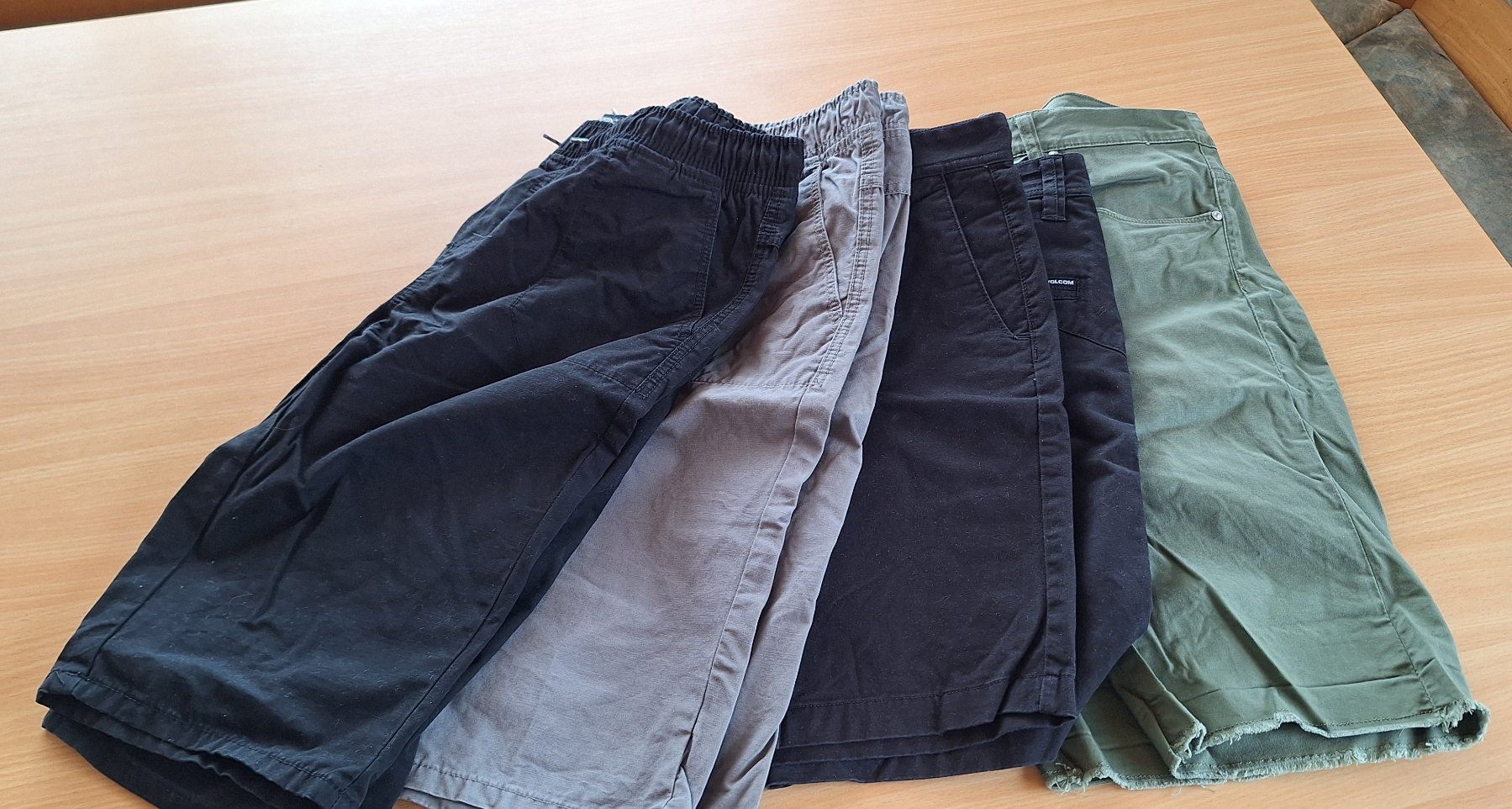 Kleiderpakete: Kurze Hosen "M" – Gebraucht aus Balzers von Loona7 1