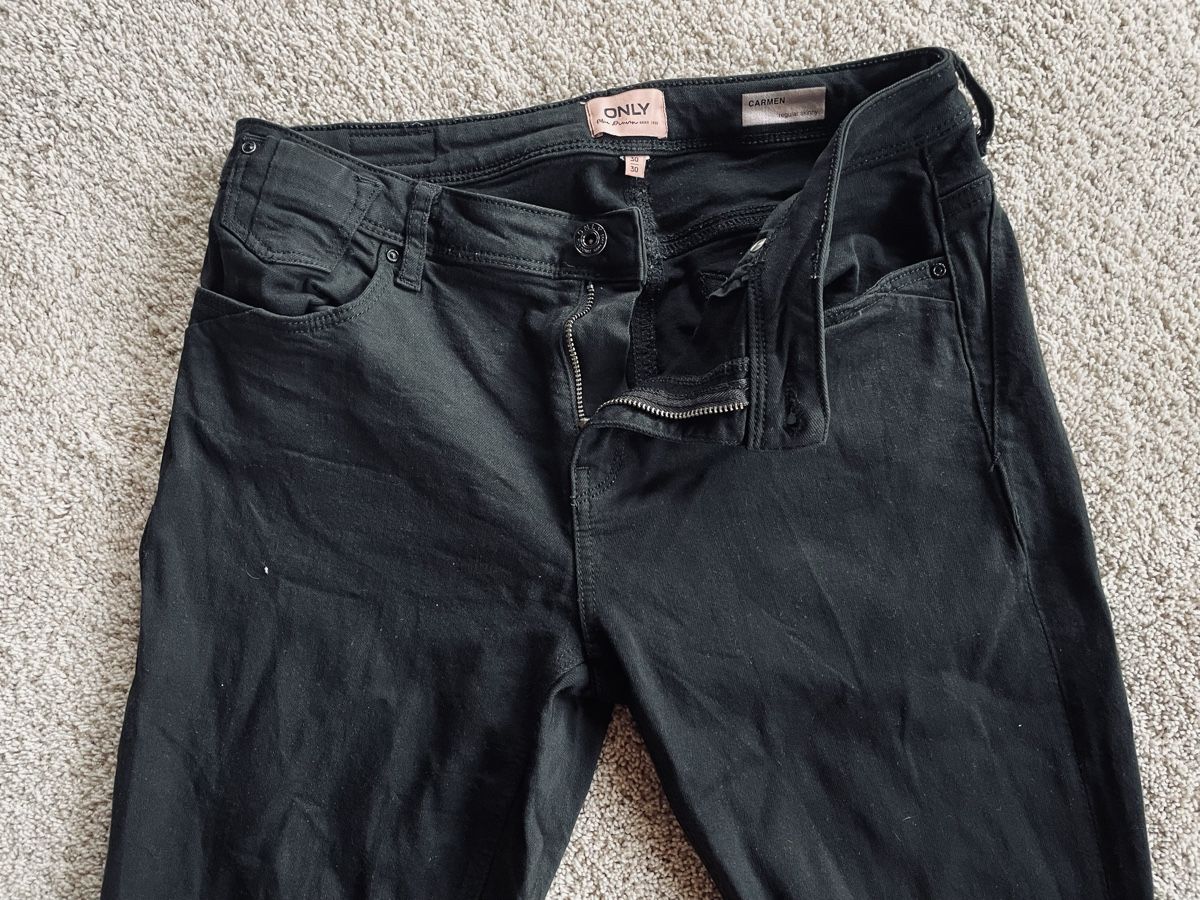Only Jeans: Back to black  – D'occasion à Herisau par Ciaoschein 1