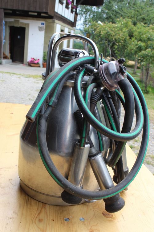 Melktechnik für Melkstände - Melken - Kühlen - Füttern