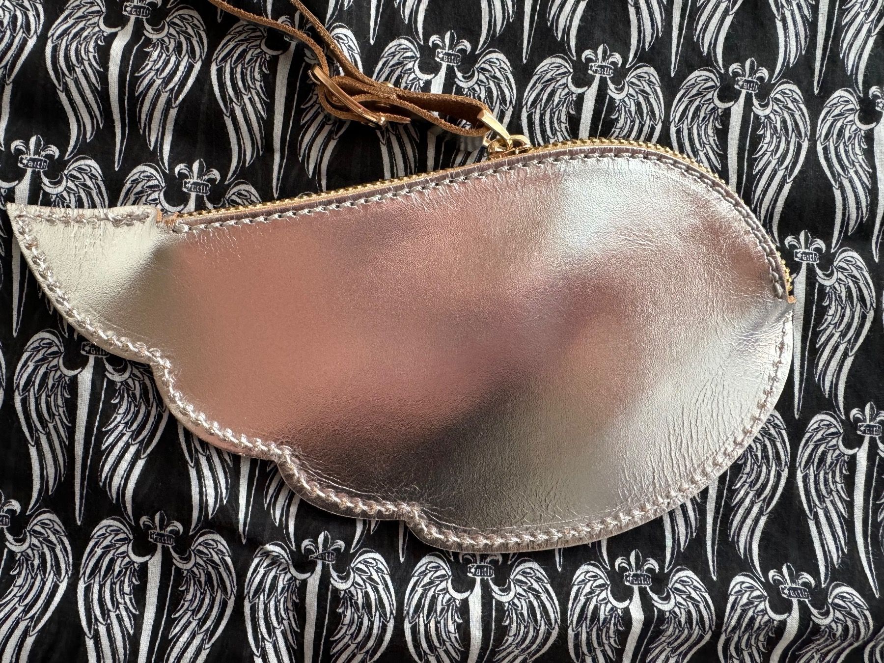 Portamonete: Ancient Greek Sandals Wing Wallet – Nuovo (secondo la descrizione) da Schaan venduto da MivrSh 4