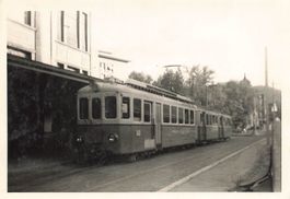 St. Gallen (SG) – Elektrischer Zug im Bahnhof Tram foto 11x8