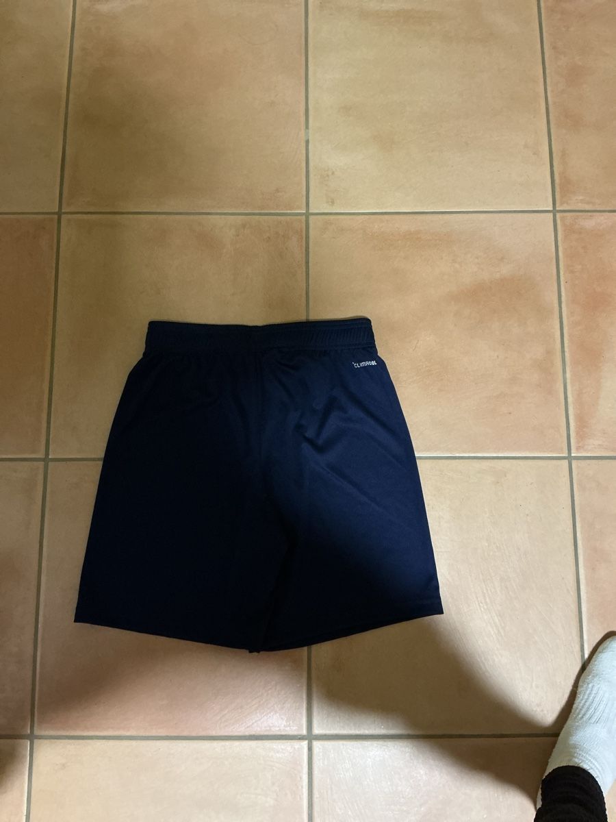 Adidas Pantaloni: Shorts Adidas bleu taille 164 neuf – Nuovo (secondo la descrizione) da Gland venduto da Dedecop2 3