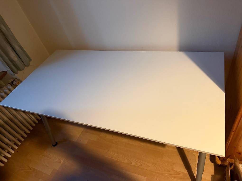 Scrivanie: IKEA Thyge Schreibtisch zu verkaufen – Usato da Lengnau BE venduto da ITFREAK21