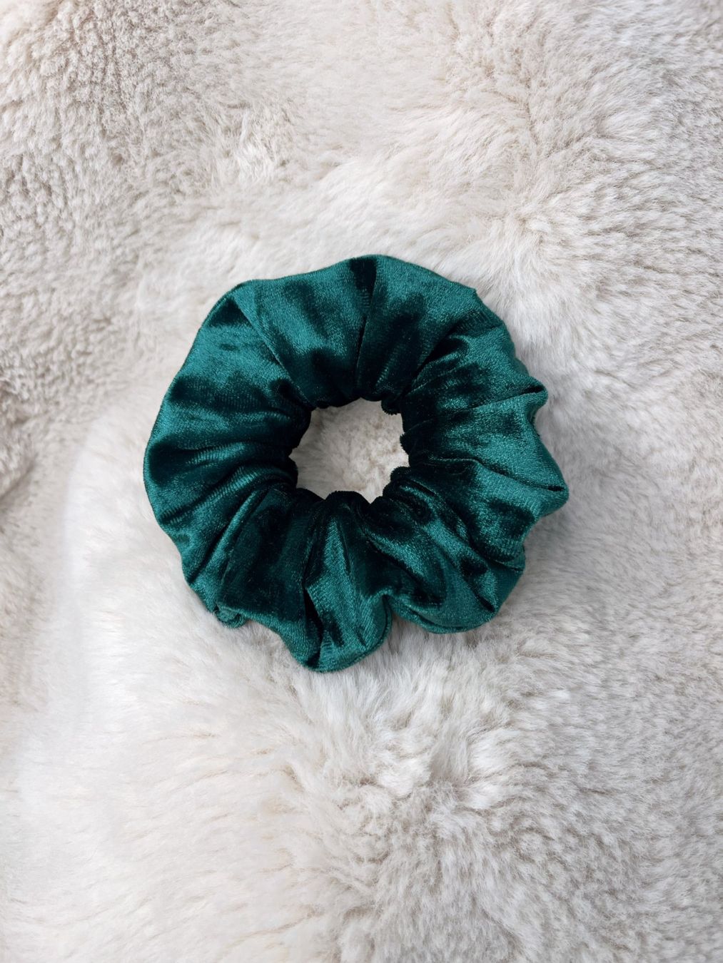 Haarschmuck: Scrunchie Upcyclé Fait-main "stretch" - Taille classique – Neu und originalverpackt aus Villars-sur-Glâne von maeva_christan_mc