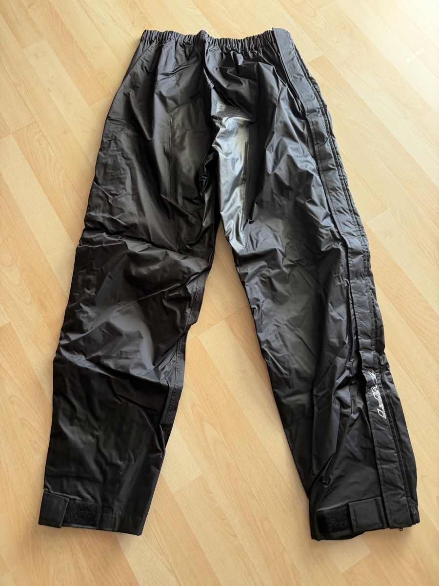 Kleiderpakete: Motorrad-Regenhose Gr XL – Gebraucht aus Aarwangen von Cyango 1