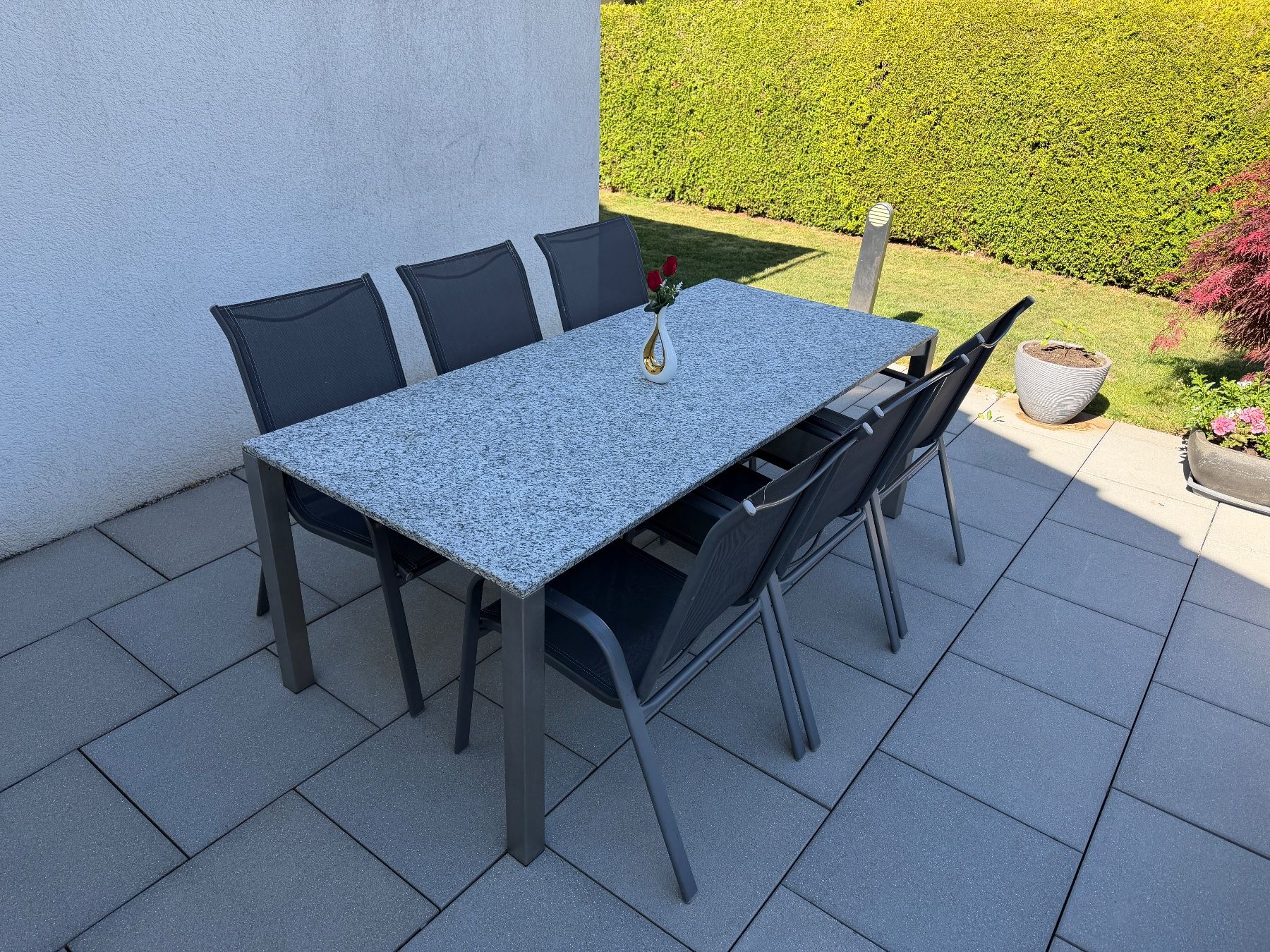 Tavoli: Granit Gartentisch mit 8 Gartenstühle – Usato da Felben wellhausen venduto da To.el 2