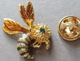 PIN, GOLDIGE VESPE INSEKT MIT STEINCHEN EMAILLE, SCHMUCK-PIN