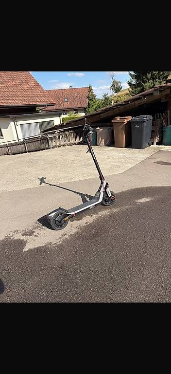 Segway Kickboard: Elektroroller Segway Ninebot  e3 D guter Zustand – D'occasion à Reitnau par Qsi