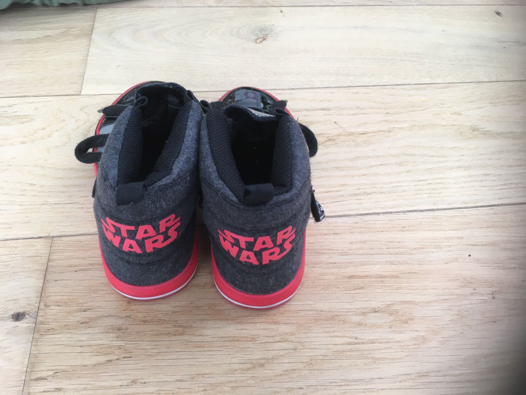 Scarpe per ragazzi: Star Wars Halbstiefel Gr. 29, neu! – Nuovo (secondo la descrizione) da Gächlingen venduto da Tara_devi 1